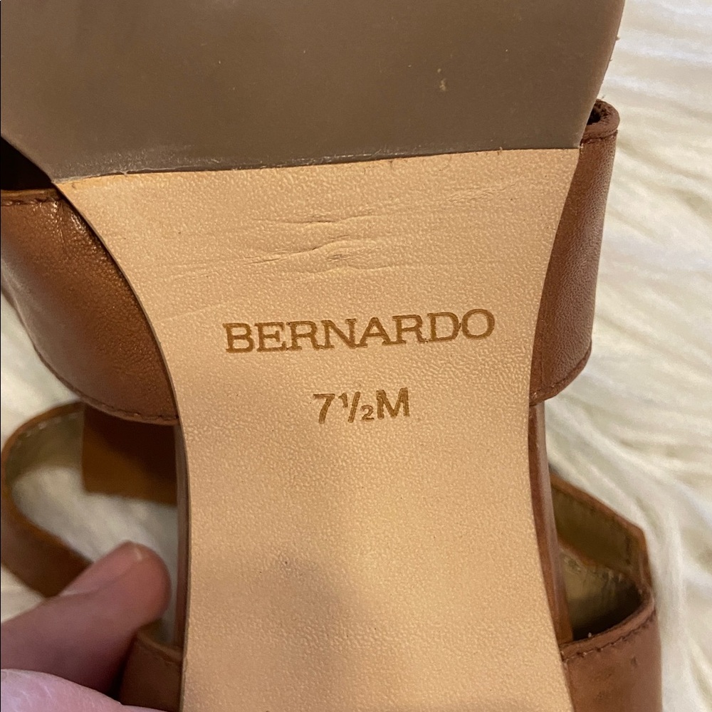 Bernardo Brown  Leather Block Heel Sandals size 7.5 excellent condition - Picture 8 of 12